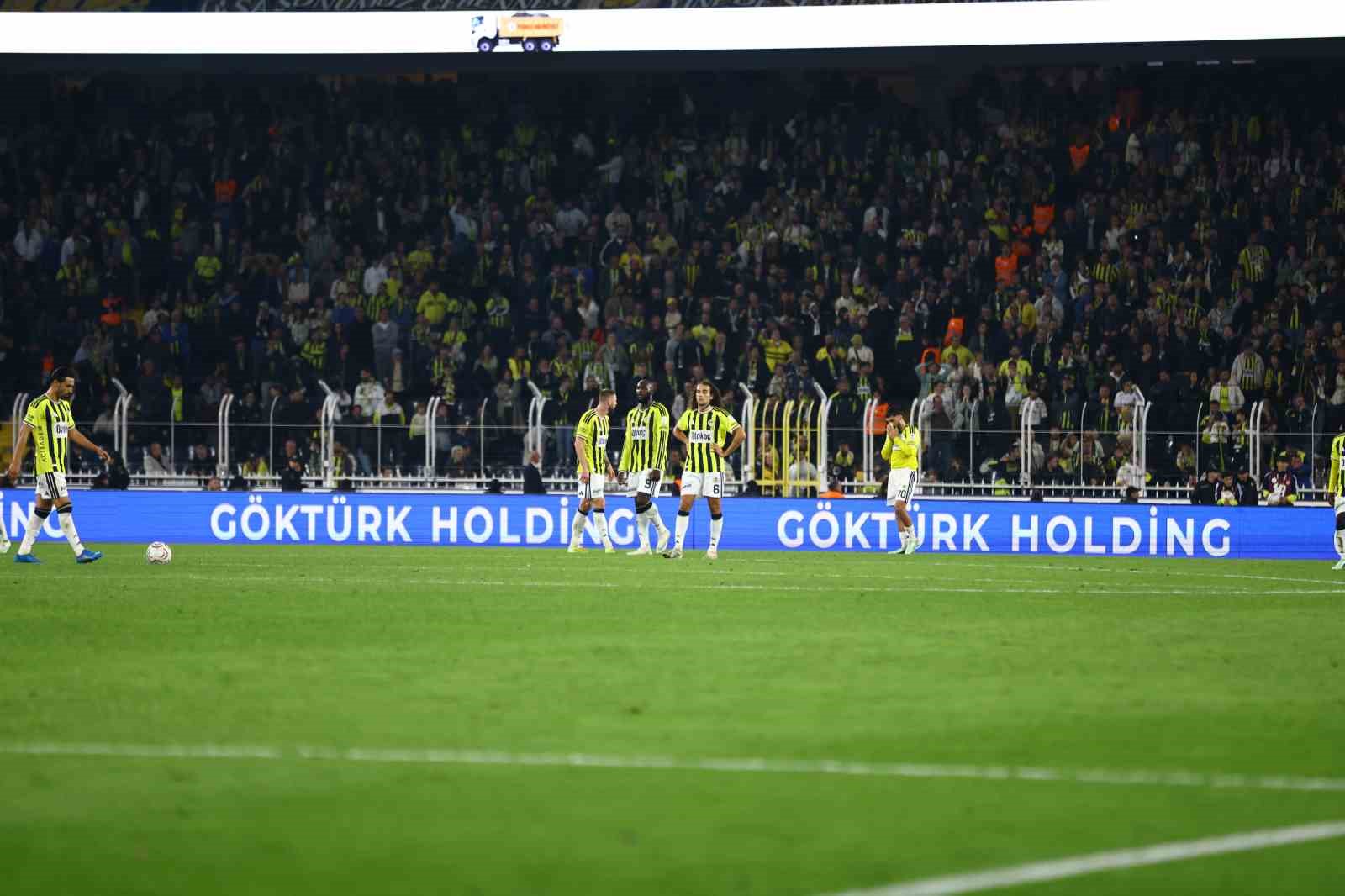 Trendyol Süper Lig: Fenerbahçe: 1 - Göztepe: 2 (Maç sonucu)