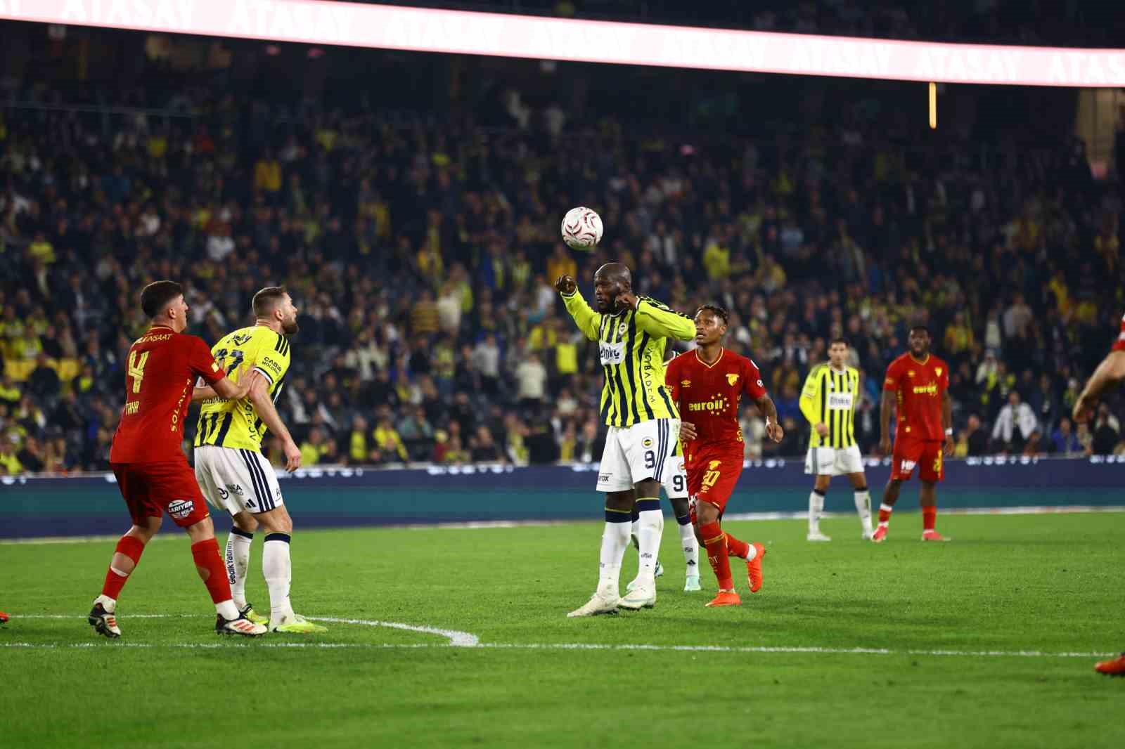 Trendyol Süper Lig: Fenerbahçe: 1 - Göztepe: 2 (Maç sonucu)