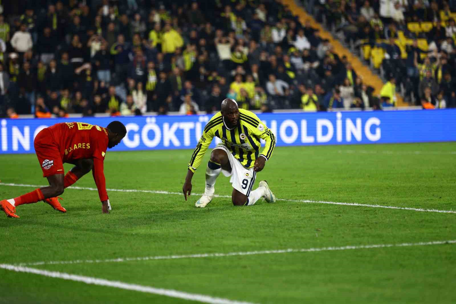 Trendyol Süper Lig: Fenerbahçe: 1 - Göztepe: 2 (Maç sonucu)