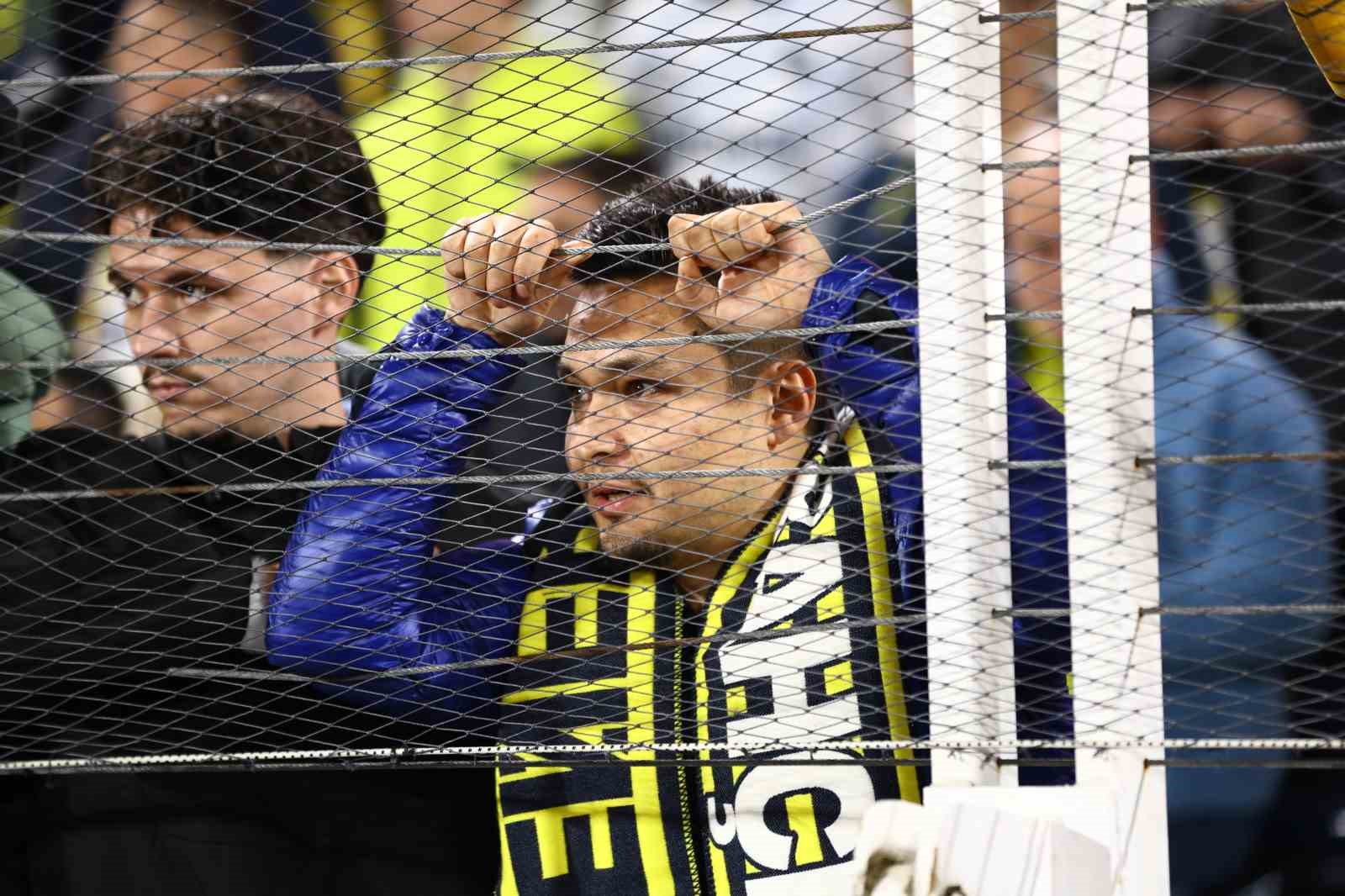 Trendyol Süper Lig: Fenerbahçe: 1 - Göztepe: 2 (Maç sonucu)