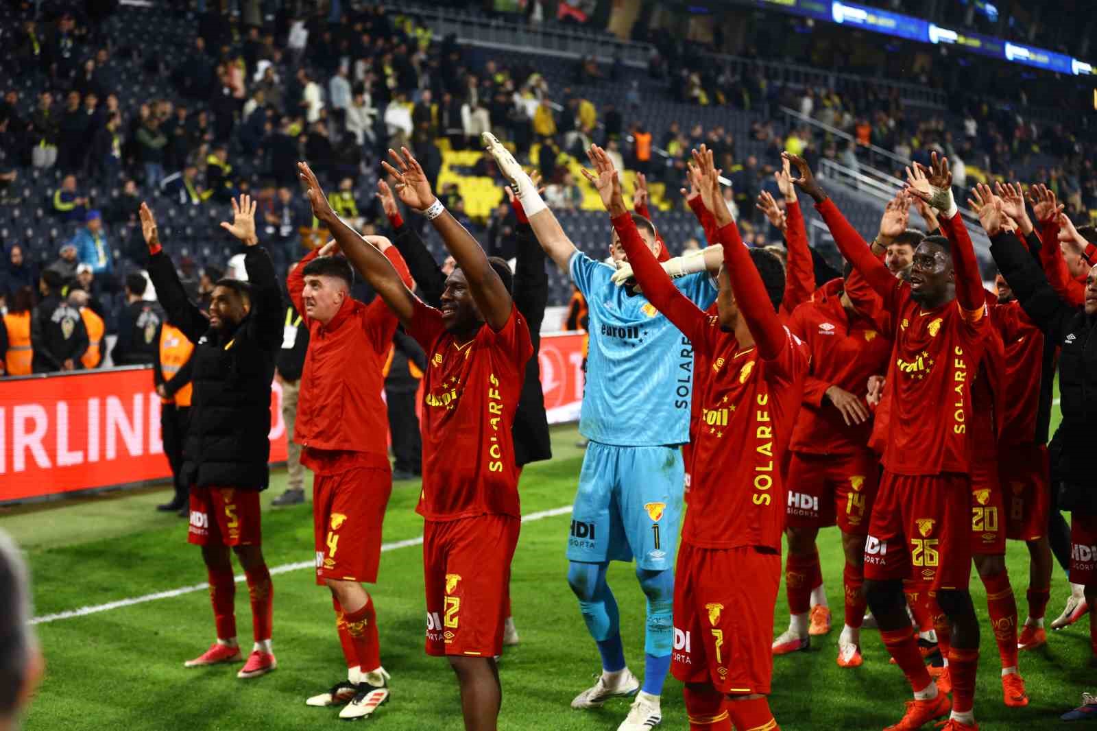 Trendyol Süper Lig: Fenerbahçe: 1 - Göztepe: 2 (Maç sonucu)