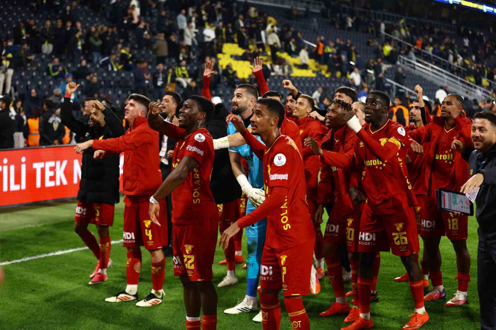 Trendyol Süper Lig: Fenerbahçe: 1 - Göztepe: 2 (Maç sonucu)