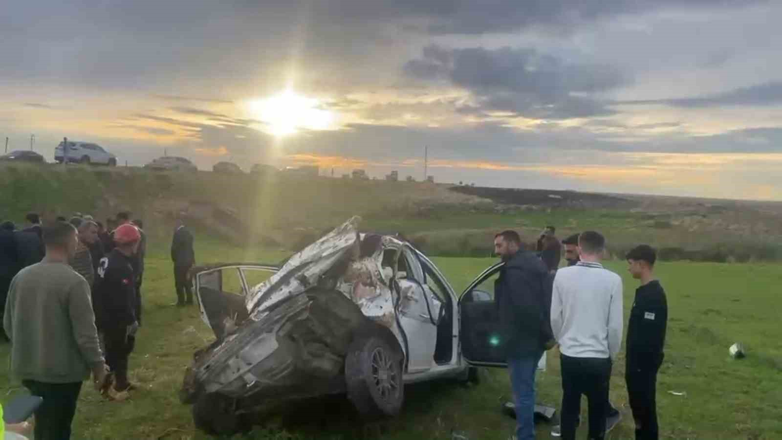 Şanlıurfa’da otomobil şarampole uçtu: 1 ölü, 2 yaralı
