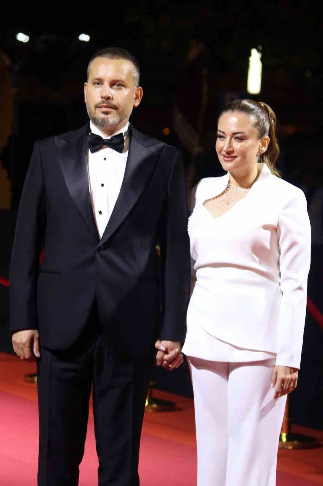 Altın Portakal Film Festivali ödül töreni öncesi kırmızı halıda şıklık yarışı yaşandı