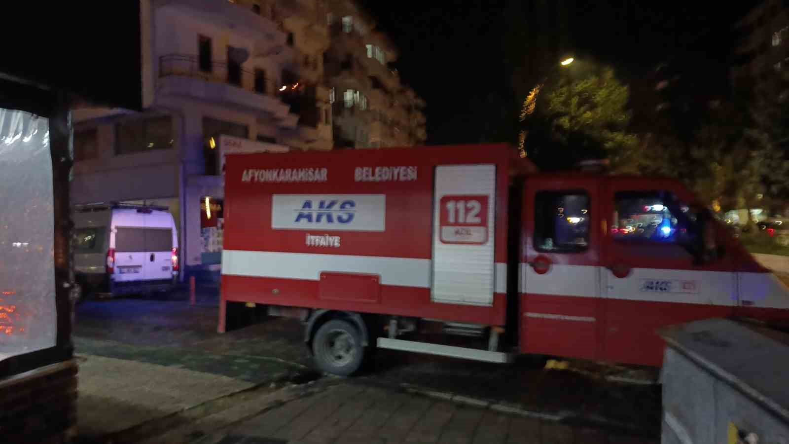 Afyonkarahisar’da 4 katlı bina tedbir amacıyla boşaltıldı