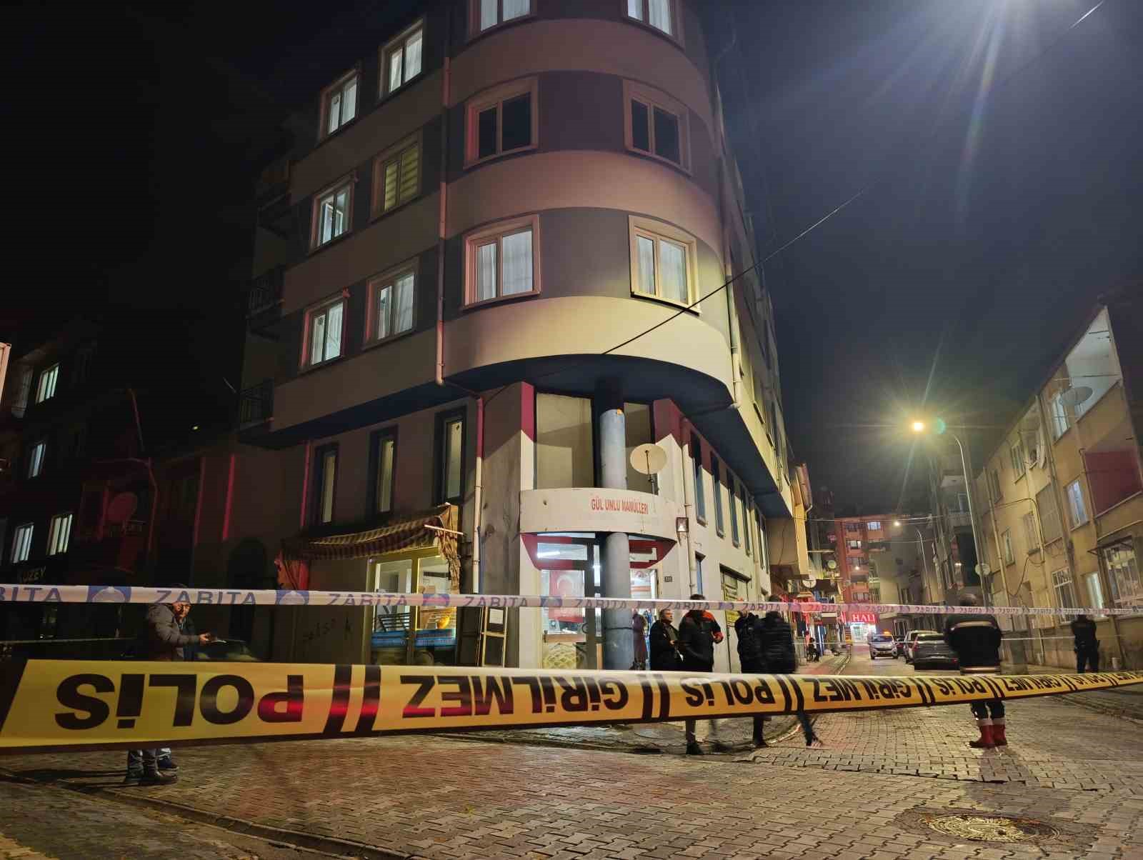 Afyonkarahisar’da 4 katlı bina tedbir amacıyla boşaltıldı