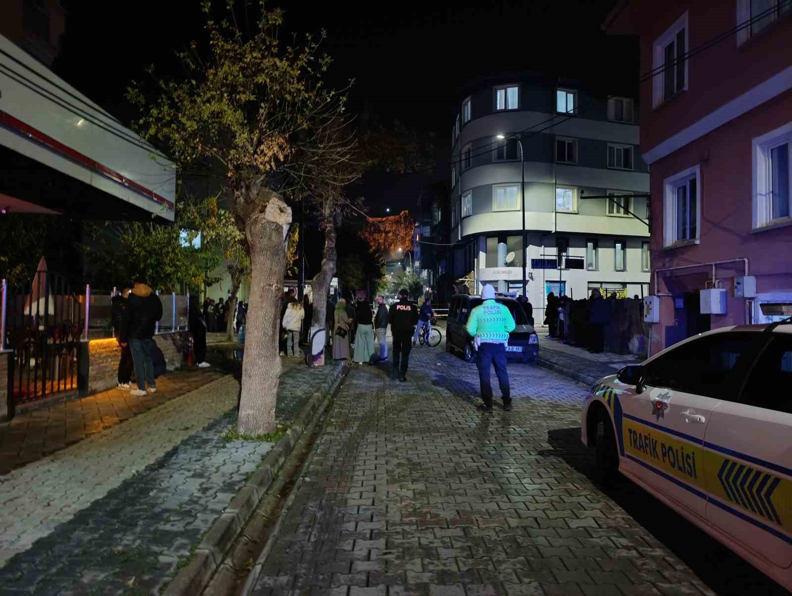Afyonkarahisar’da 4 katlı bina tedbir amacıyla boşaltıldı