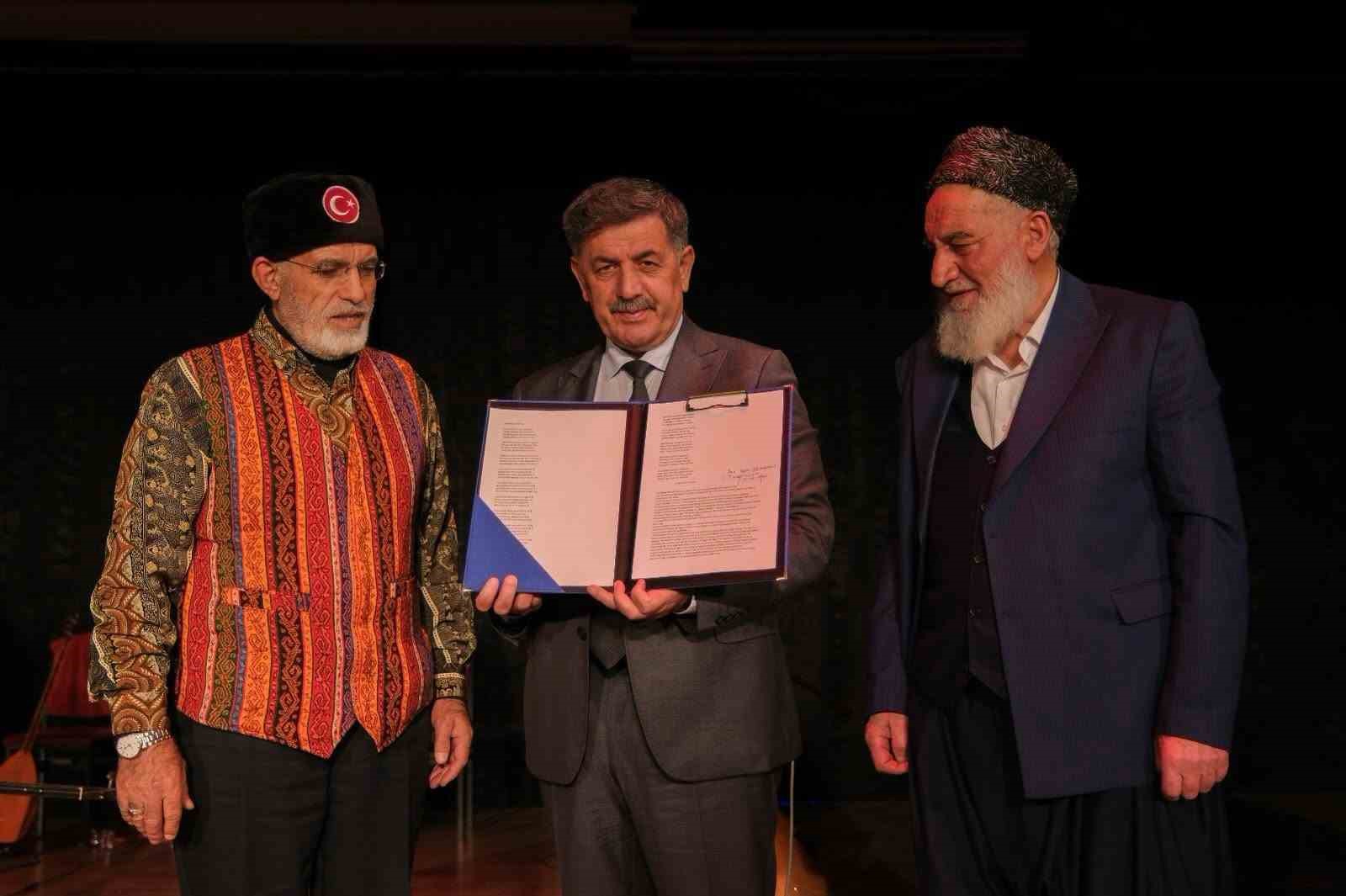 Halk ozanları Erzincan’da Aşıklar Gecesi’nde buluştu