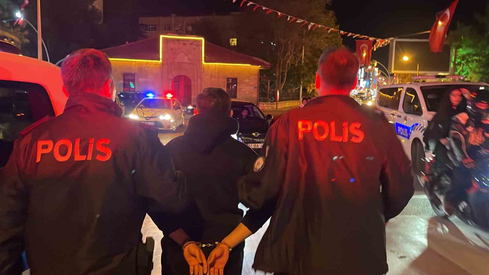 Karaman’da polisten kaçan motosikletliye 320 bin lira ceza: Kovalamaca anları kamerada