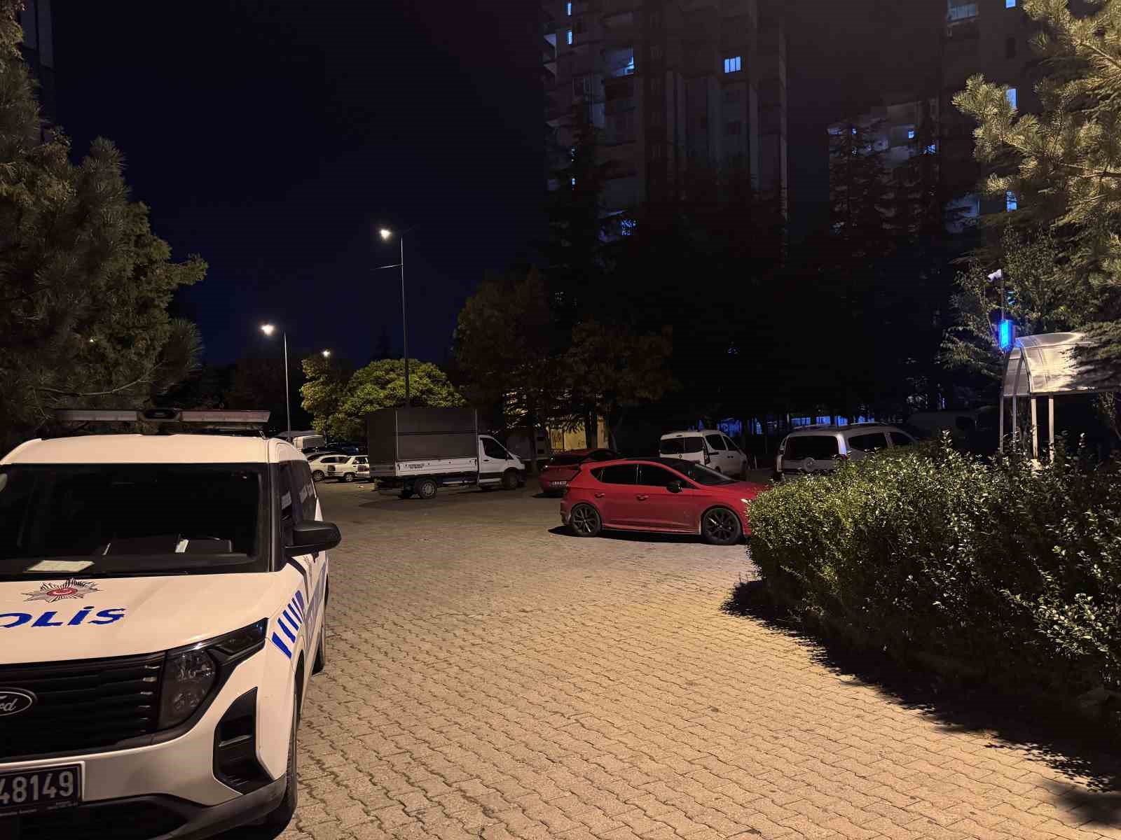 Yalnız yaşayan yaşlı kadın evinde ölü bulundu