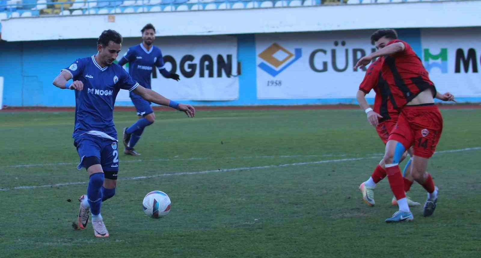 BOZOKSPOR RİZEDEN DE ELİ BOŞ DÖNÜYOR.PAZARSPOR: 2-BOZOKSPOR:1