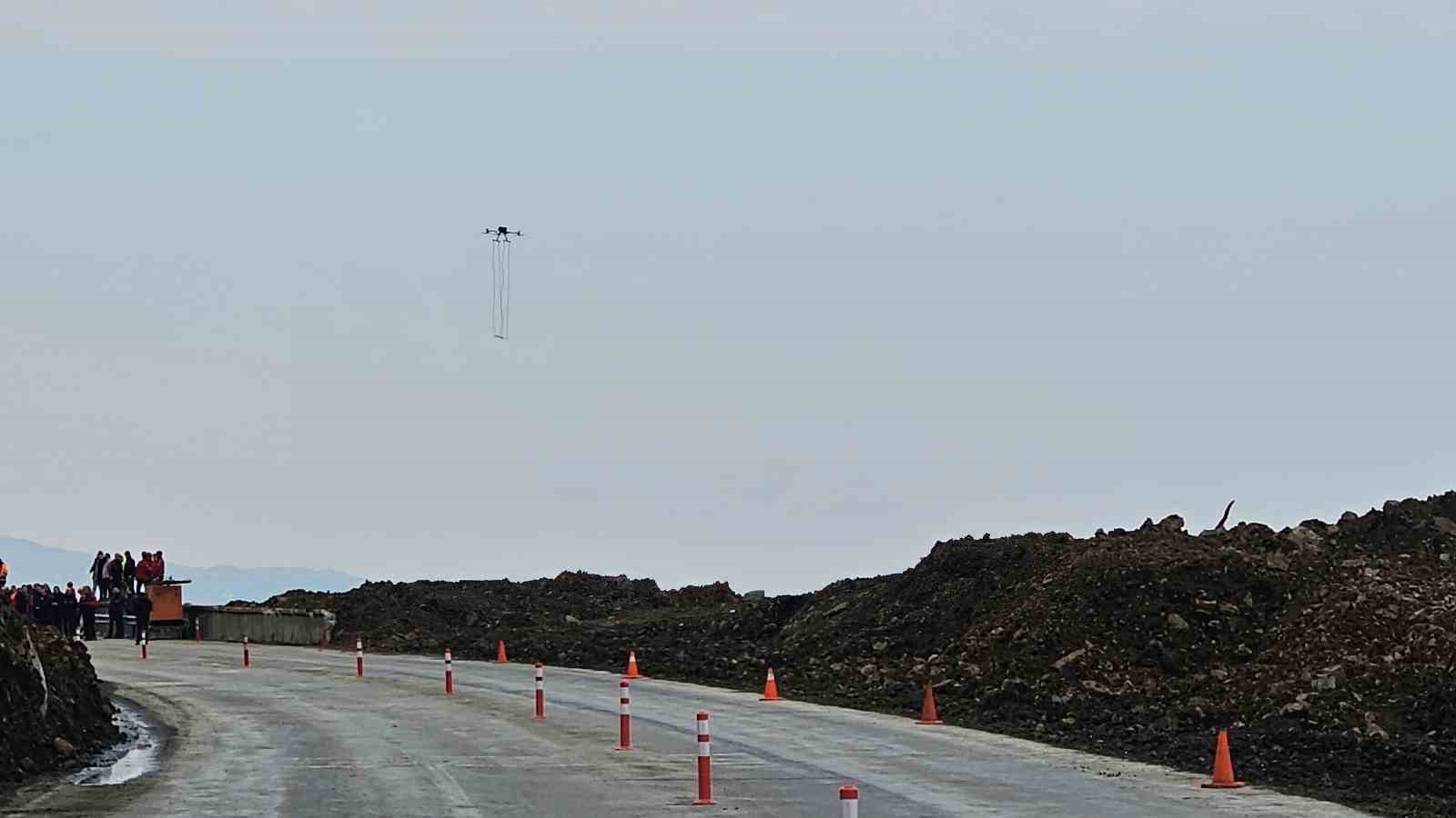 HEYELAN SAHASINDA DRON İLE HAVADAN ALAN TARAMASI YAPILIYOR 