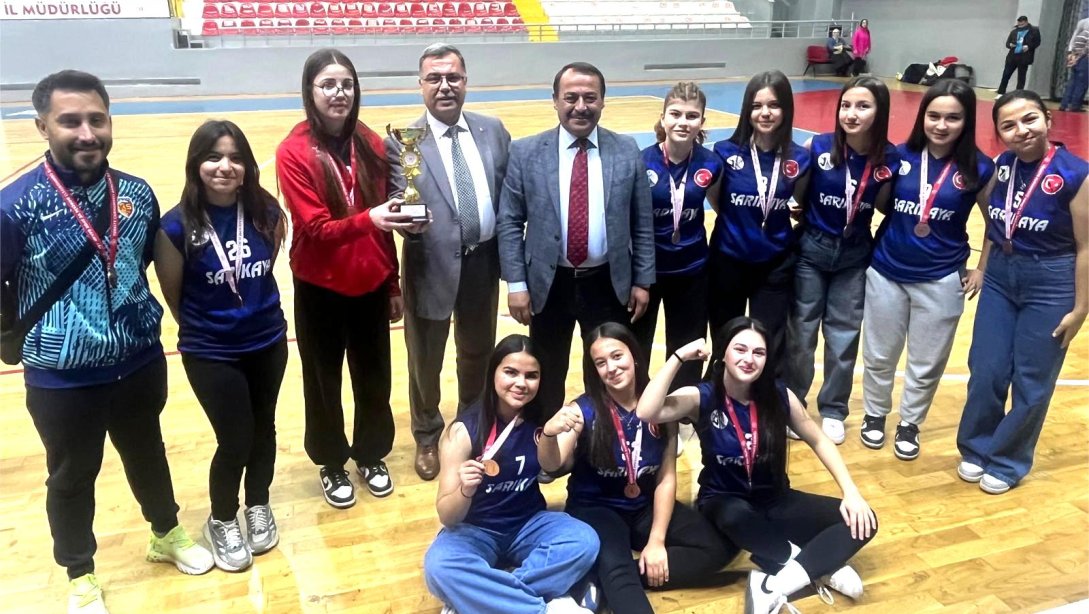 LİSELER ARASI GENÇ KIZLAR VOLEYBOL MÜSABAKALARI TAMAMLANDI